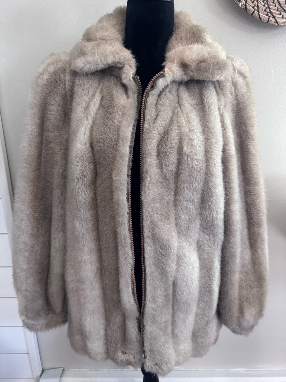 Vintage 80s Jordache Faux Fur Jacket – Frosted Cream & Beige Ribbed Glam Coat